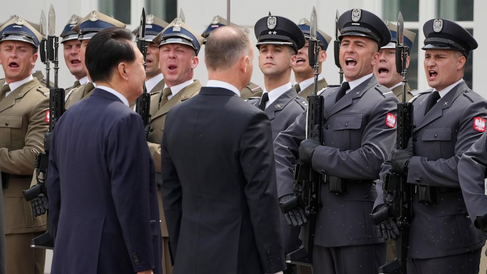 Presidents of South Korea and Poland hold talks on security, war in Ukraine and business cooperation